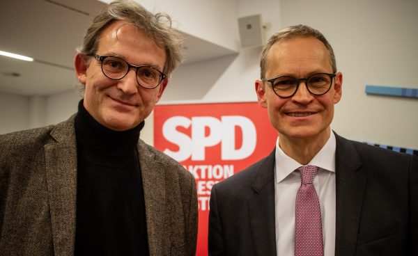 Michael Müller und Jan-Christoph Schultchen im Kieler Landeshaus